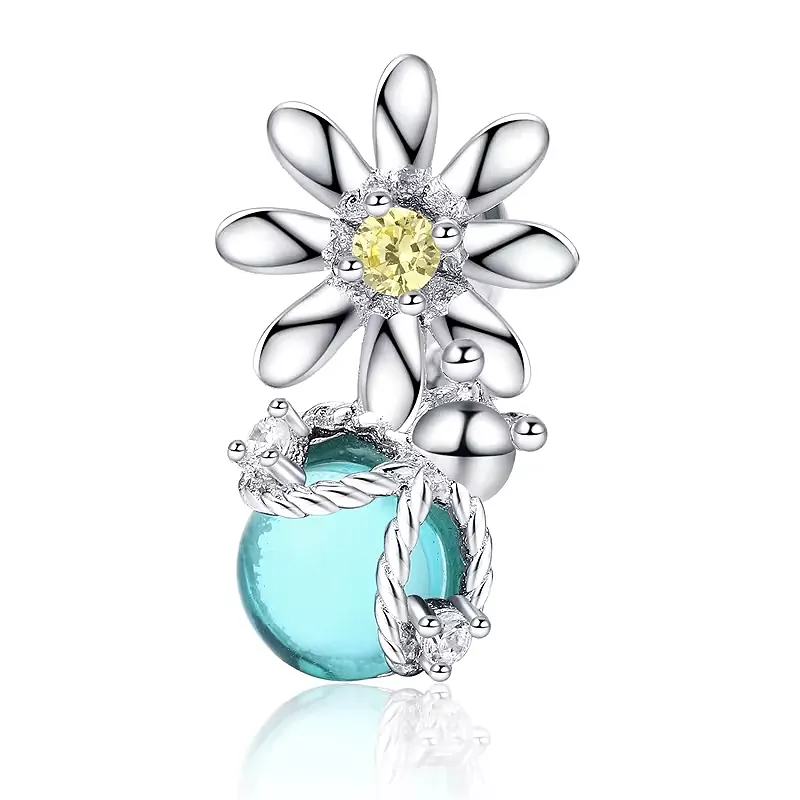 Elegance Delicate Daisy Firefly Charm